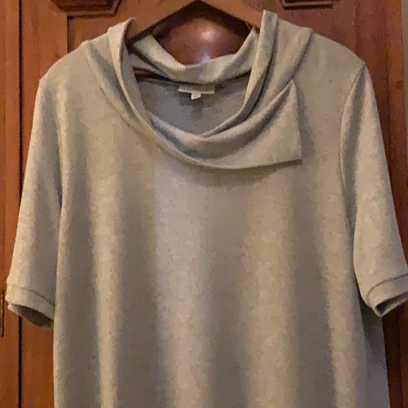 //GREY TUNIC TOP// - Picture 3 of 4